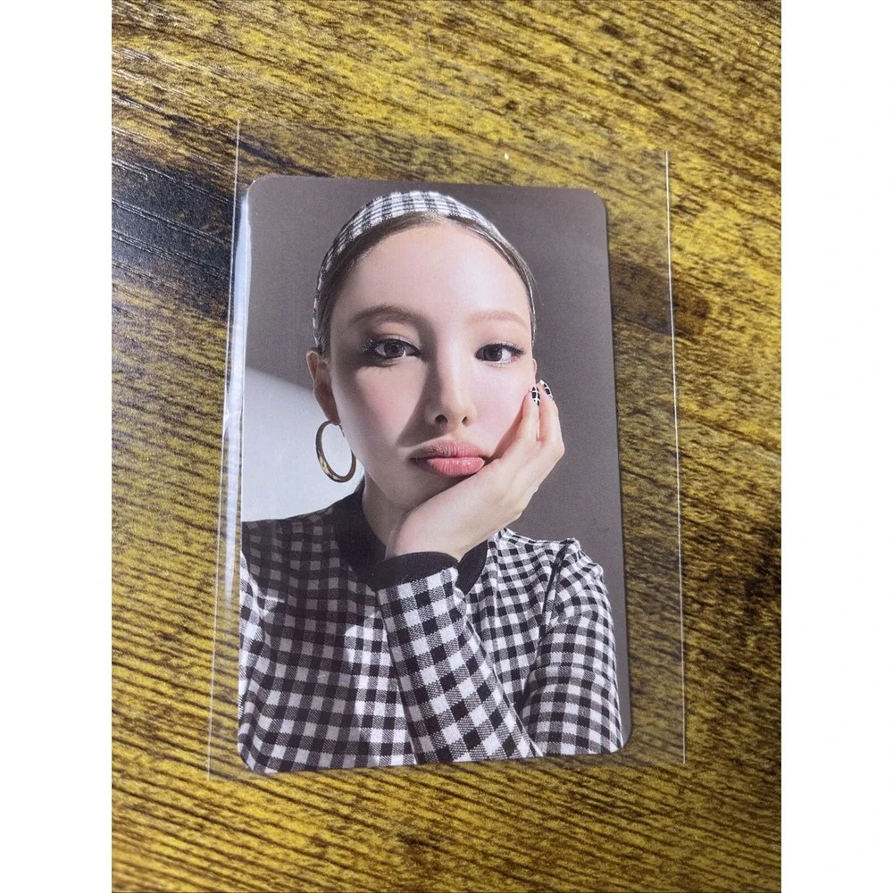 Kpop Nayeon 1st Mini Album I'm Nayeon Official Photocard